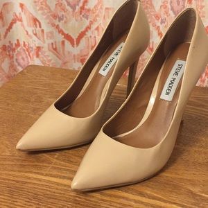 Hardly worn Steve Madden nude pumps